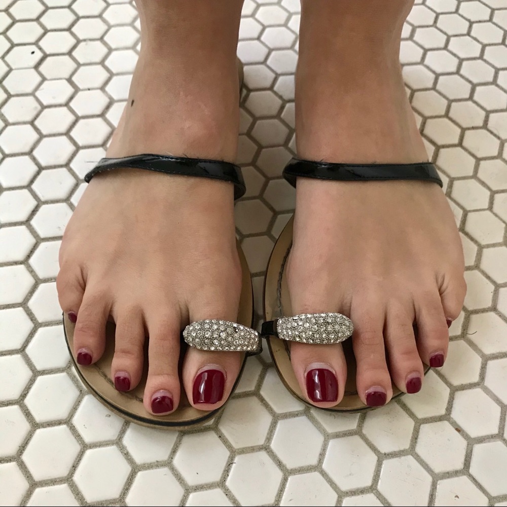 Rhinestone toe sandal